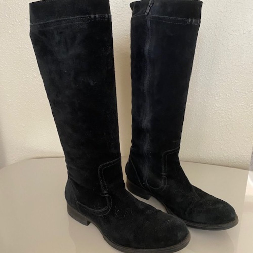 Vera Wang Lavender Suede Boots